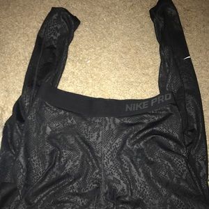 Nike pro snakeskin leggings
